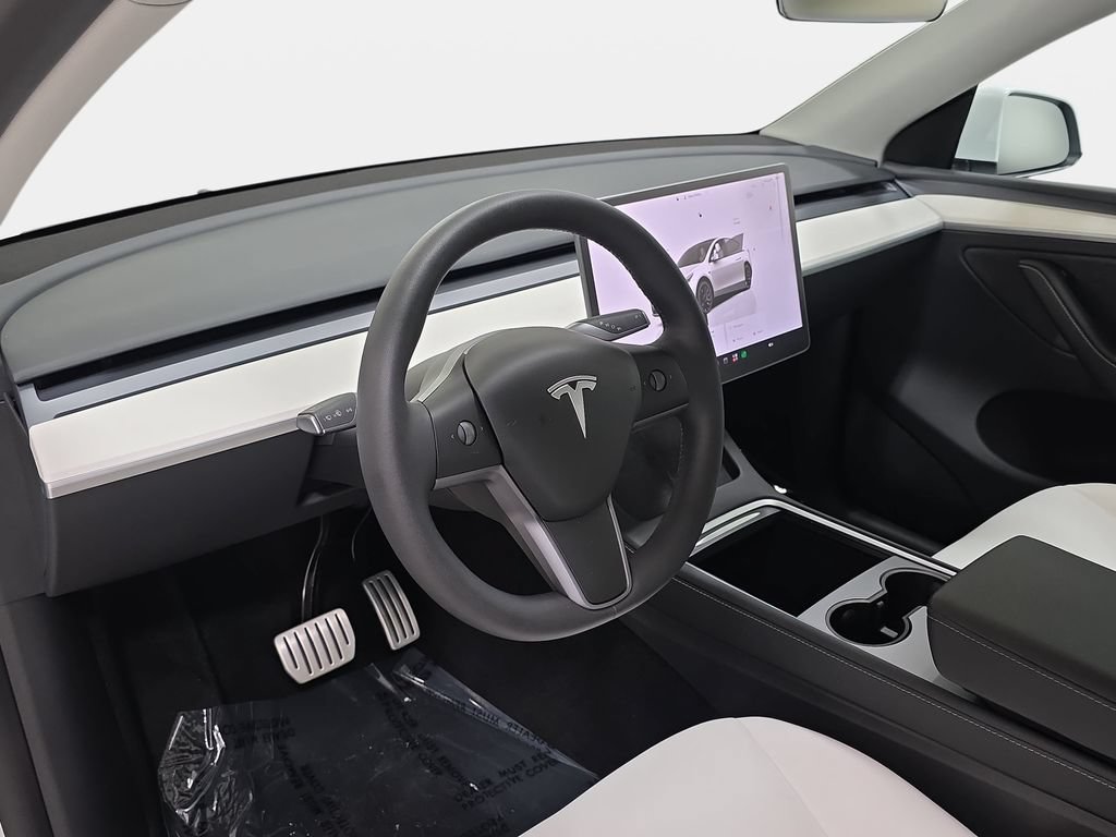 Used 2024 Tesla Model Y Performance AWD/4WD image 16
