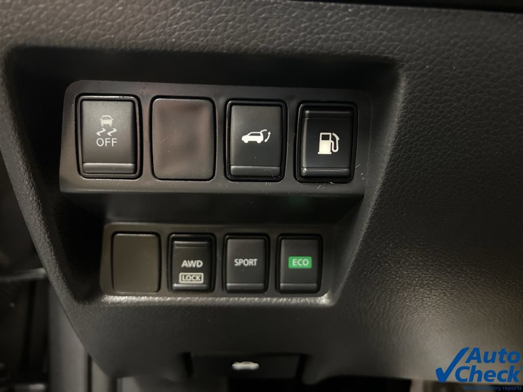 Used 2018 Nissan Rogue SV AWD/4WD image 33