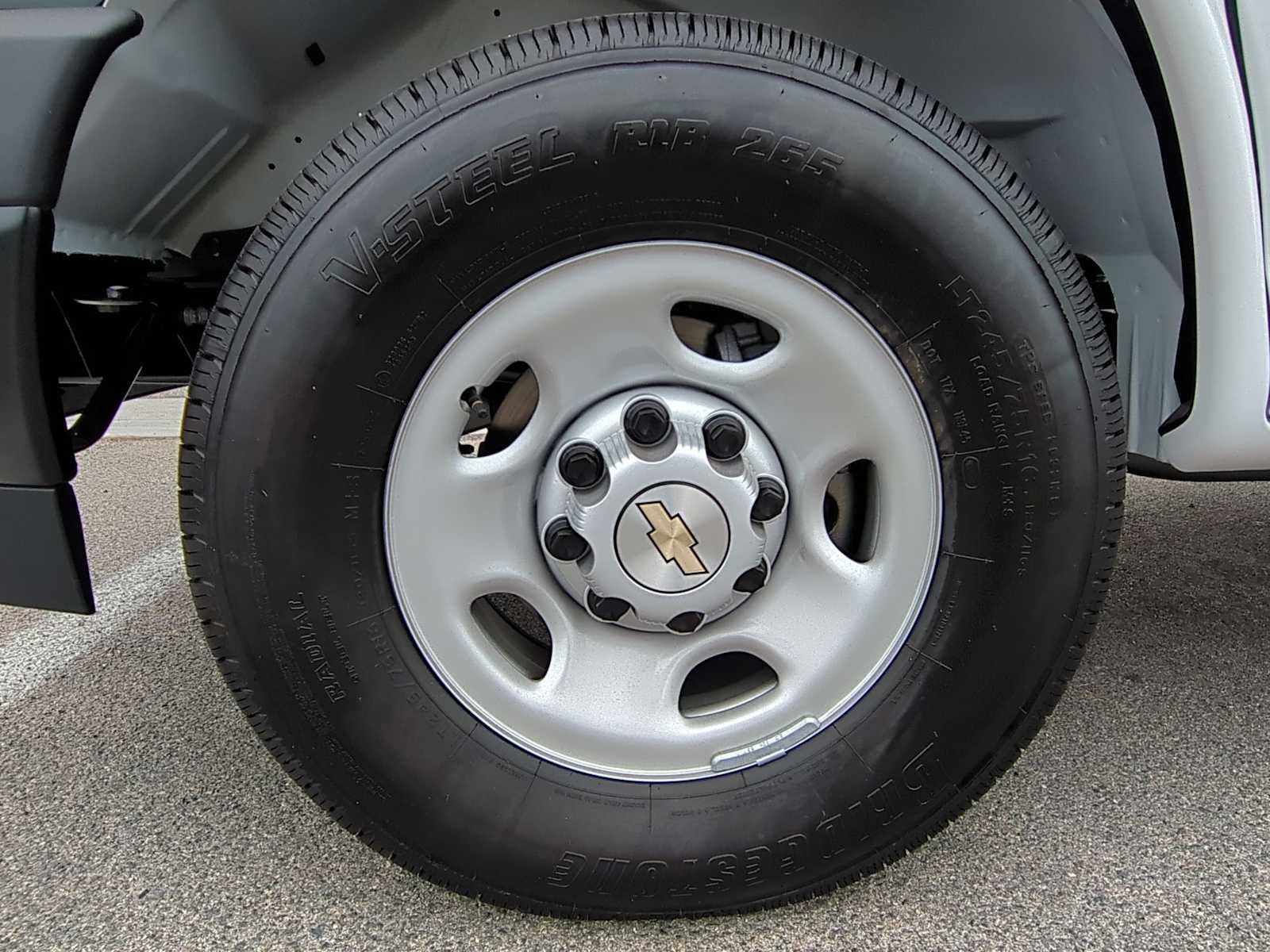 New 2026 Chevrolet Express 2500 Extended RWD image 22