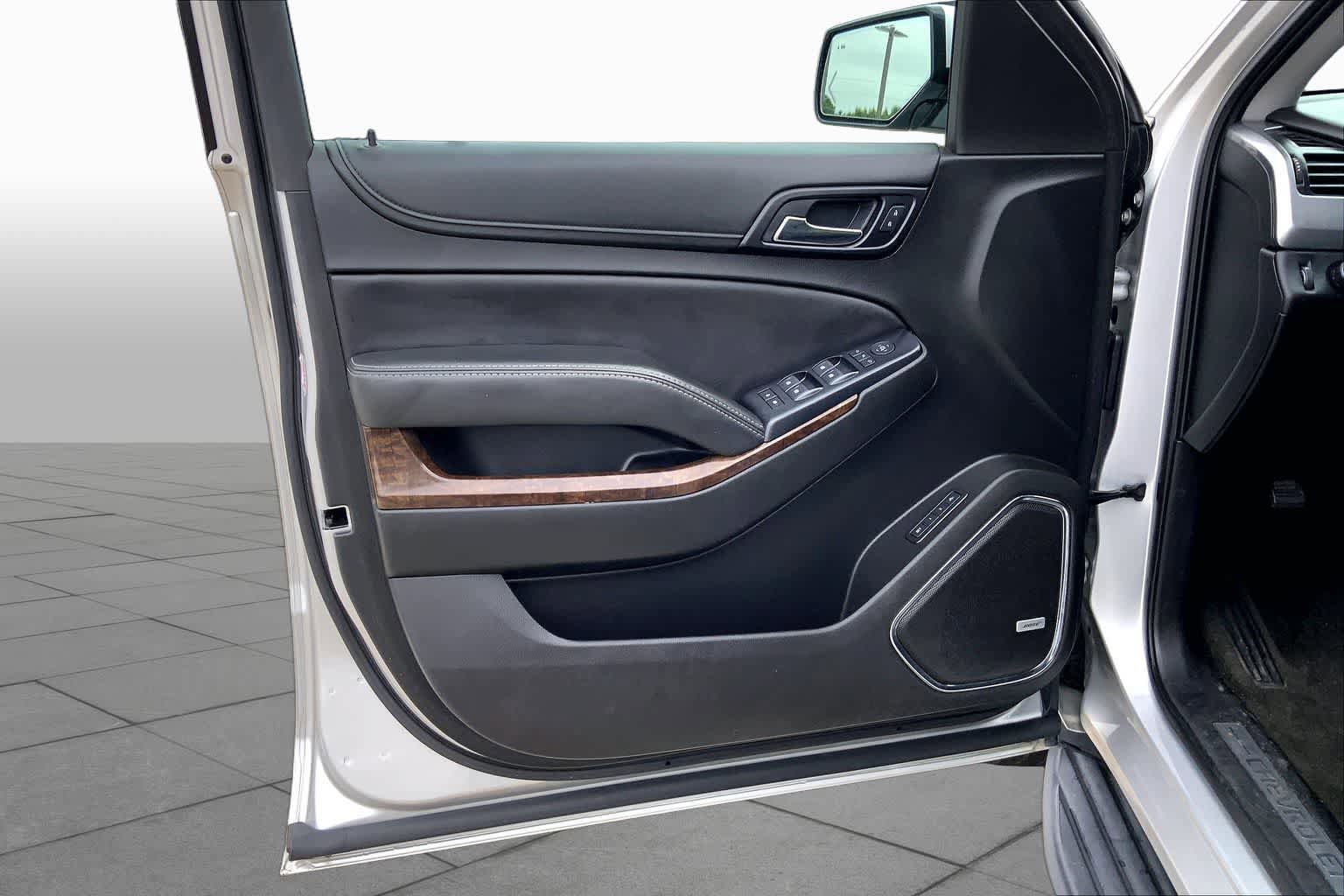 Certified 2018 Chevrolet Suburban LT RWD image 22