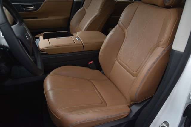 Used 2025 INFINITI QX80 Sensory AWD/4WD image 17