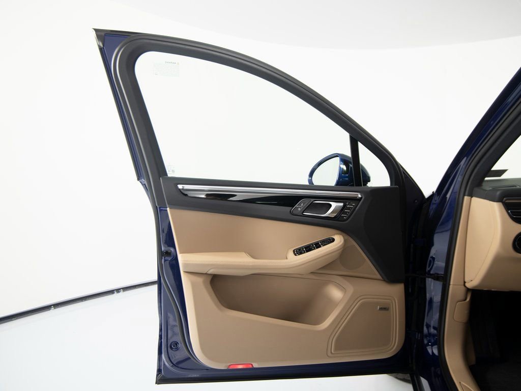 New 2026 Porsche Macan image 18