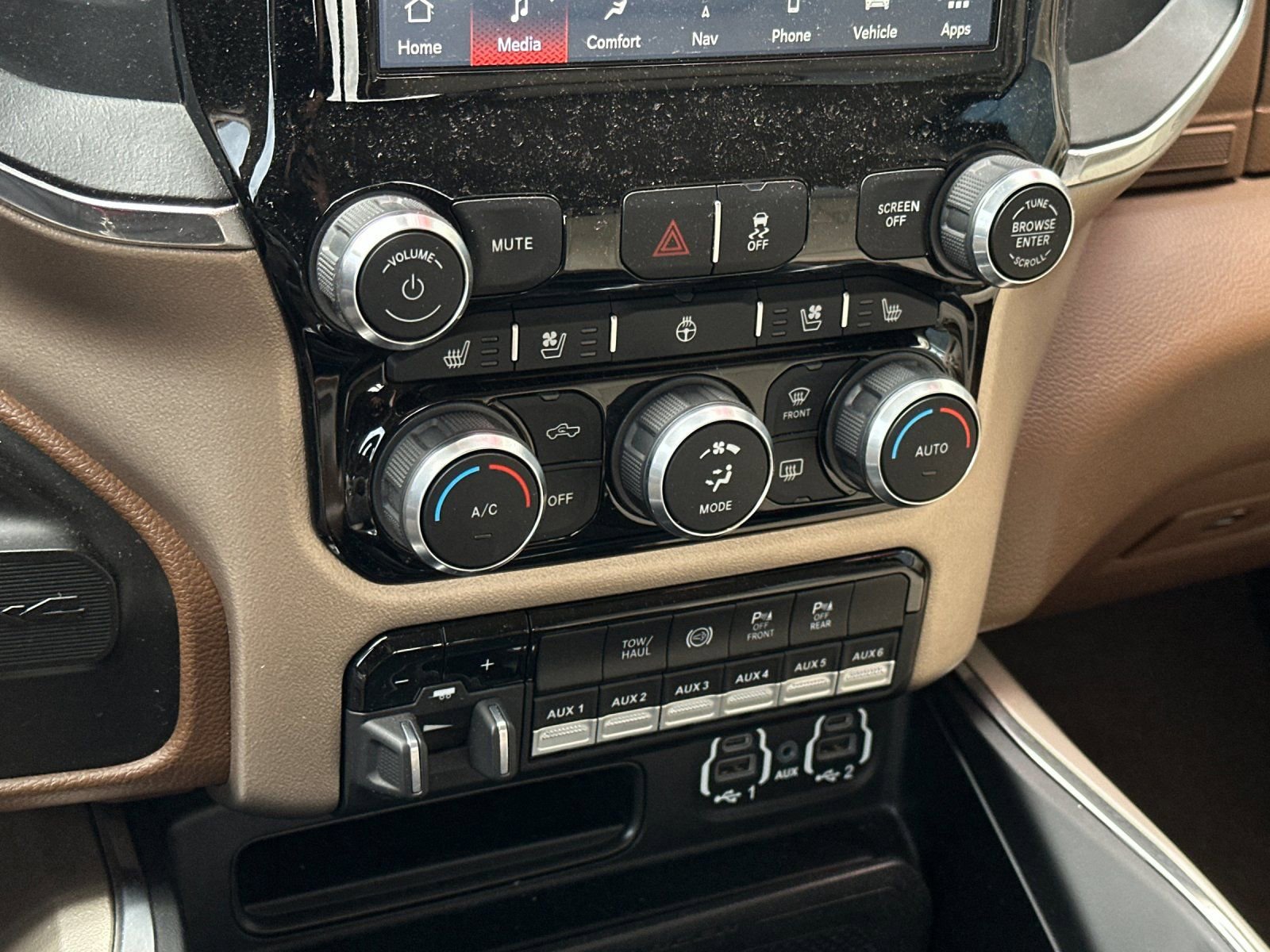 Used 2022 RAM 3500 Laramie AWD/4WD image 19