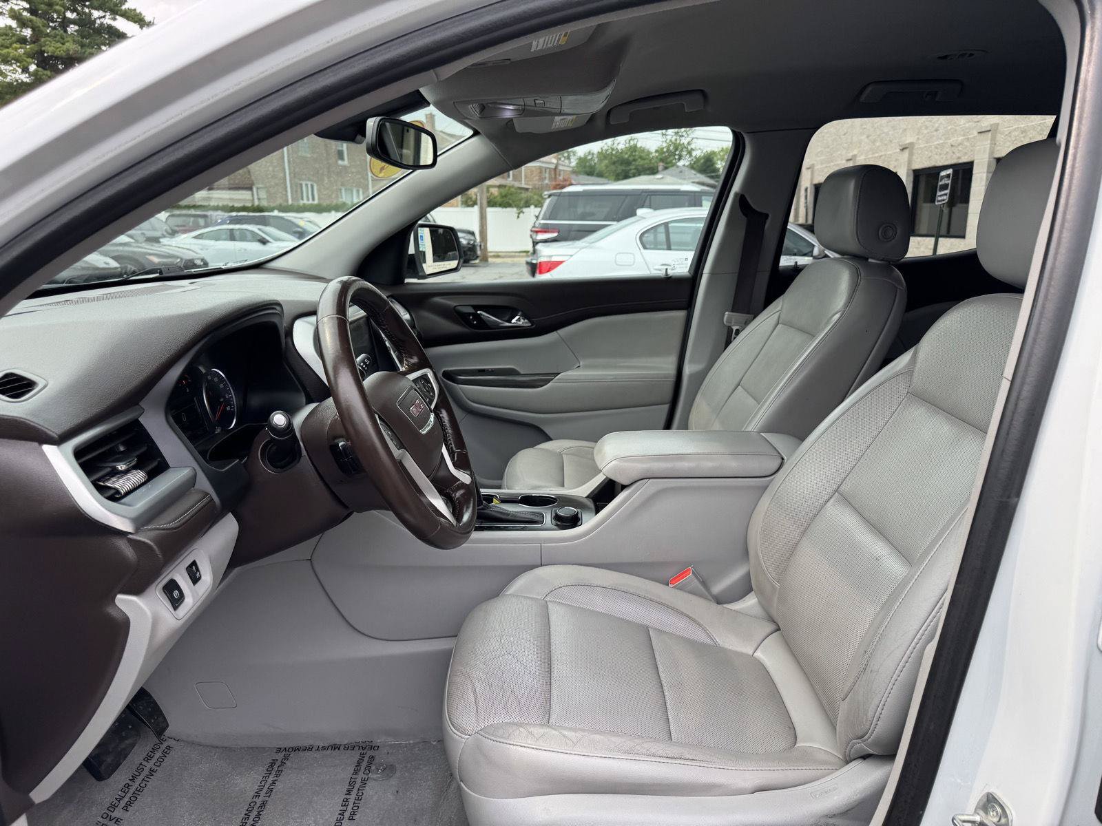 Used 2019 GMC Acadia SLT FWD image 18