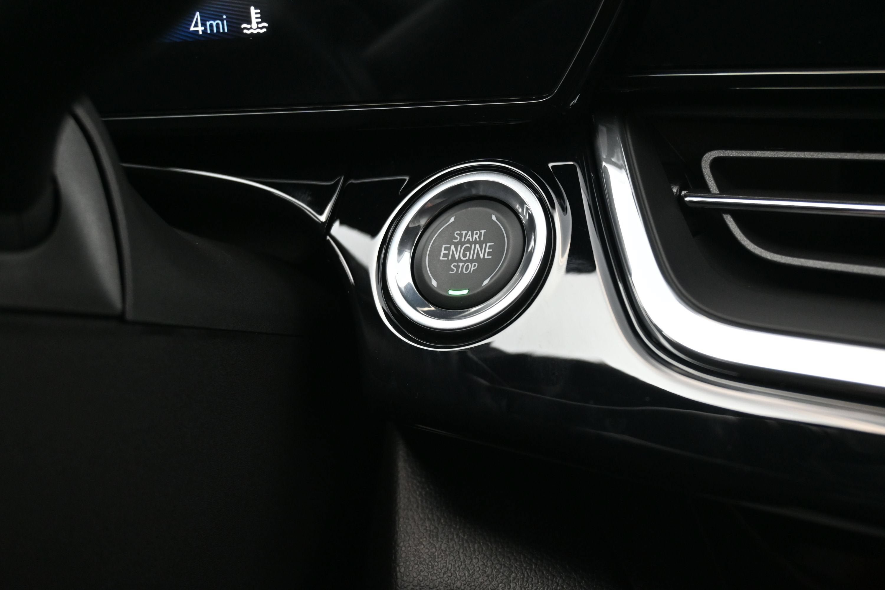 New 2026 Chevrolet Trax RS w/ Sunroof Package FWD image 18
