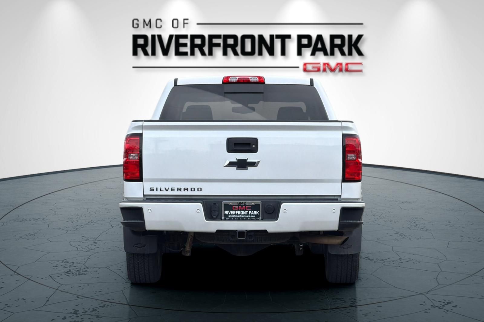 Used 2018 Chevrolet Silverado 1500 LT w/ All Star Edition image 4