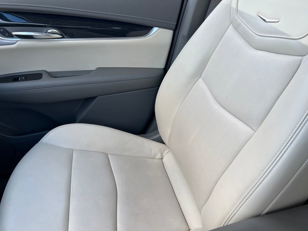 Certified 2025 Cadillac XT6 Premium Luxury image 36