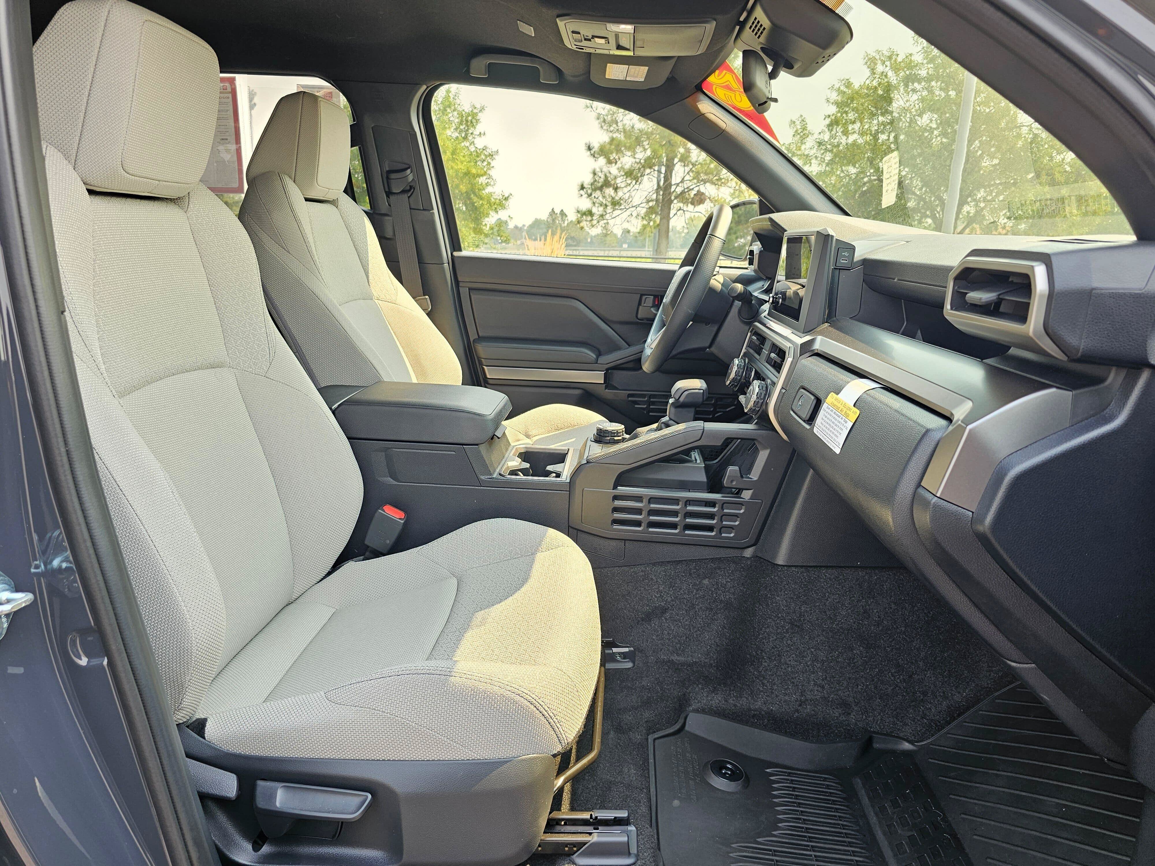 Used 2025 Toyota 4Runner SR5 AWD/4WD image 10