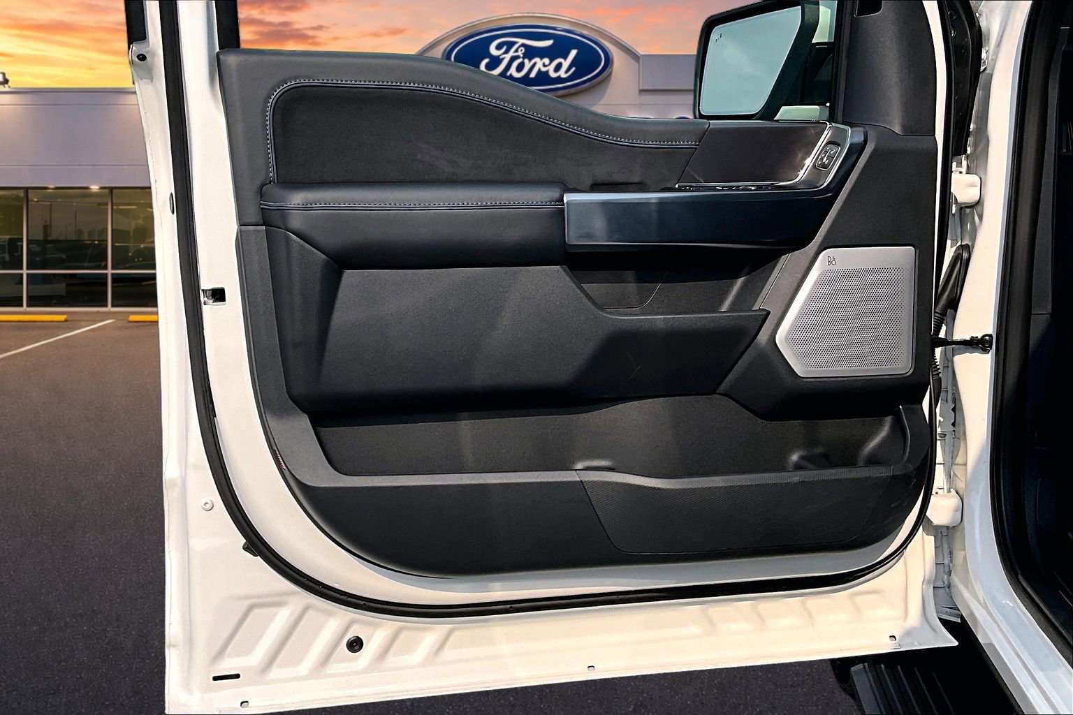 Certified 2025 Ford F150 Platinum w/ Equipment Group 702A High AWD/4WD image 24