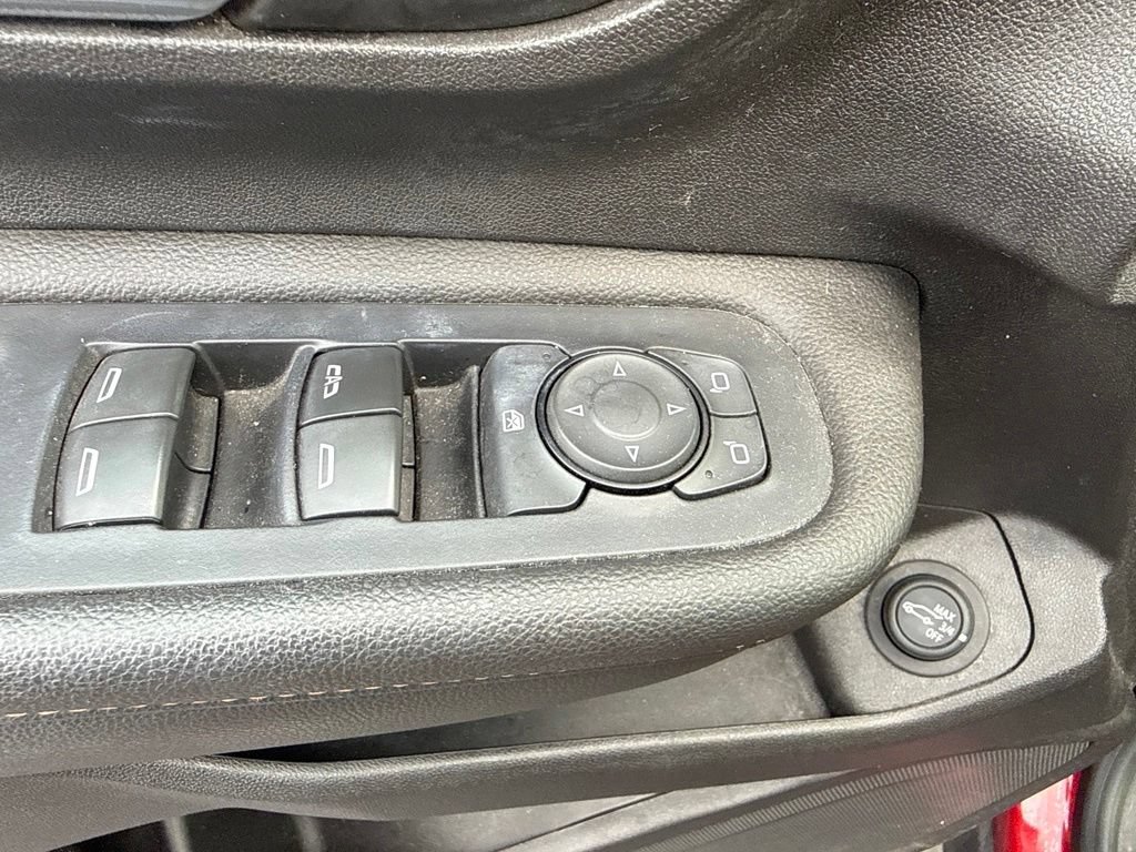 Used 2020 GMC Terrain SLE w/ Driver Convenience Package AWD/4WD image 16