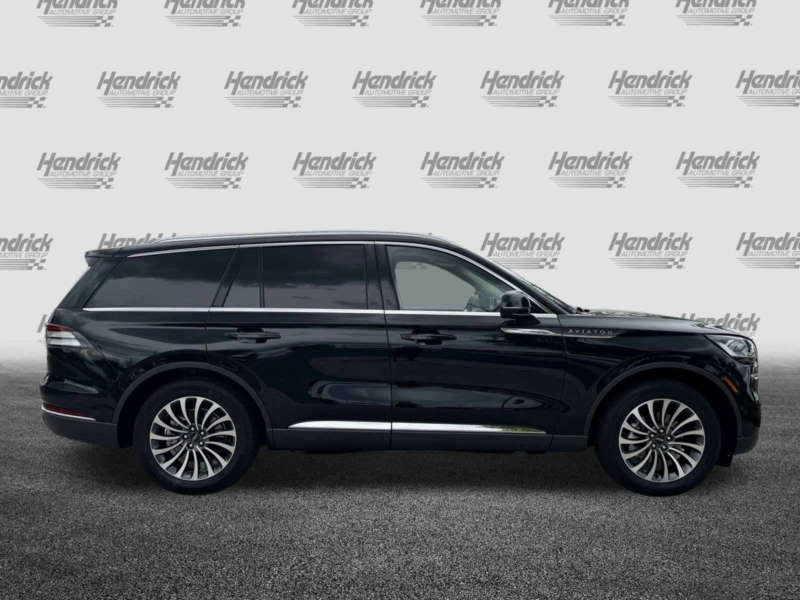 Used 2024 Lincoln Aviator Reserve w/ Equipment Group 201A image 11