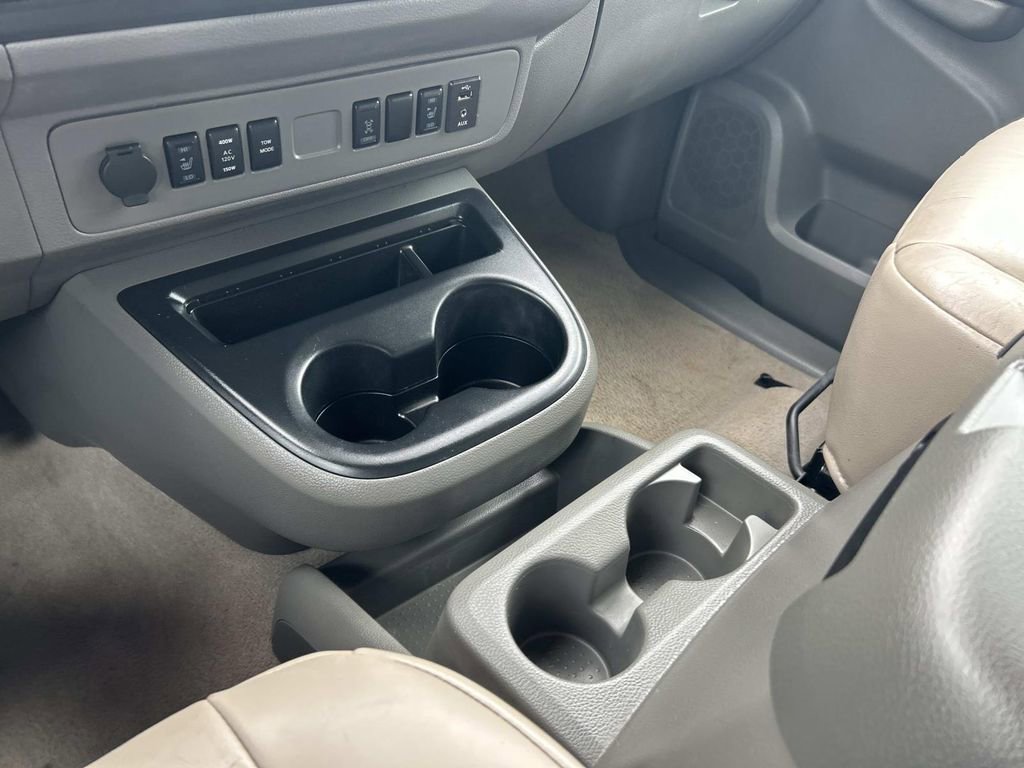 Used 2018 Nissan NV 3500 SL image 29