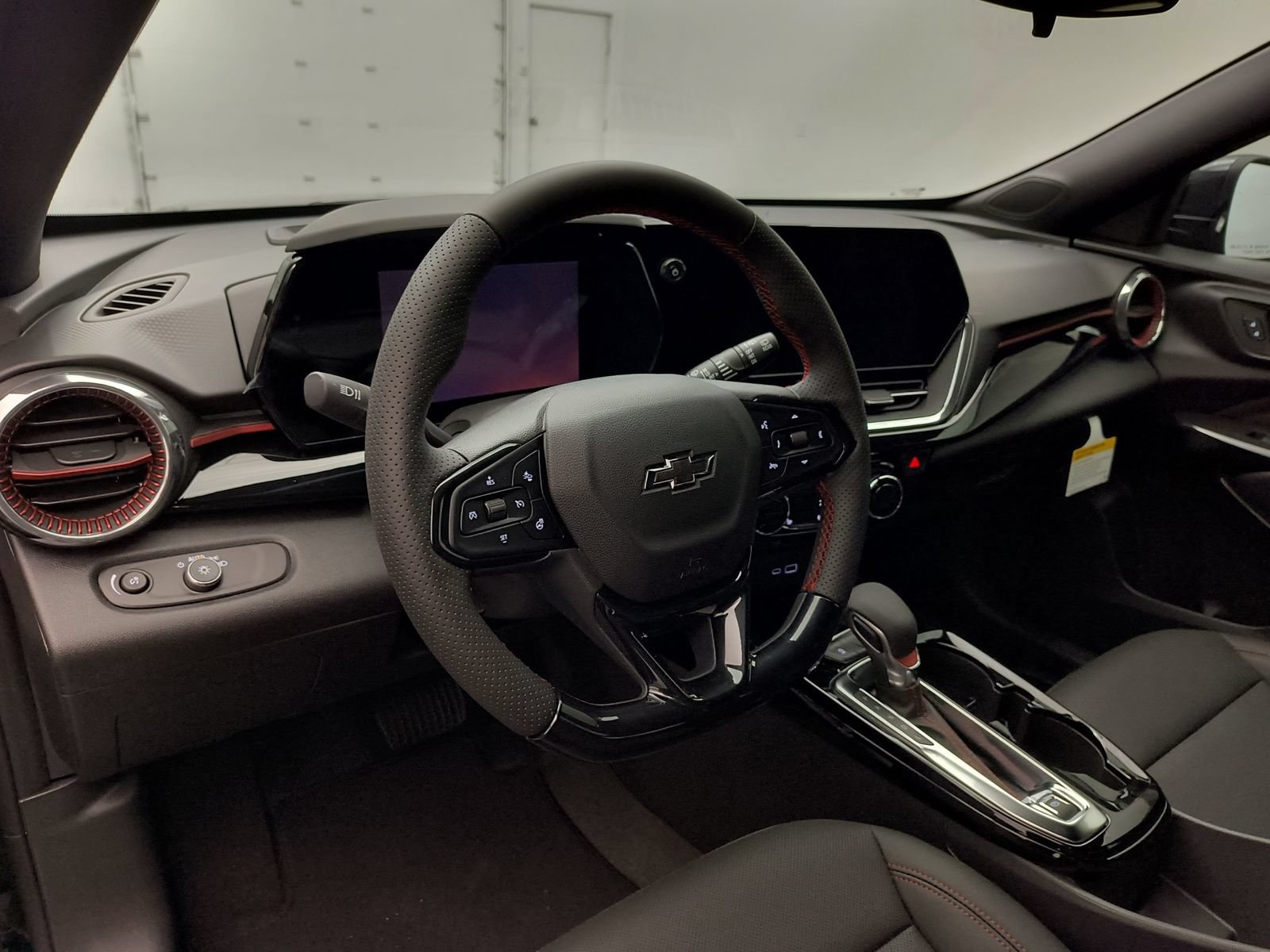 New 2026 Chevrolet Trax RS w/ Sunroof Package FWD image 4