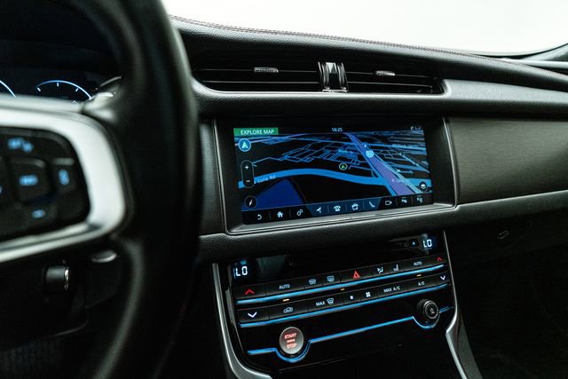 Used 2018 Jaguar XF First Edition image 26