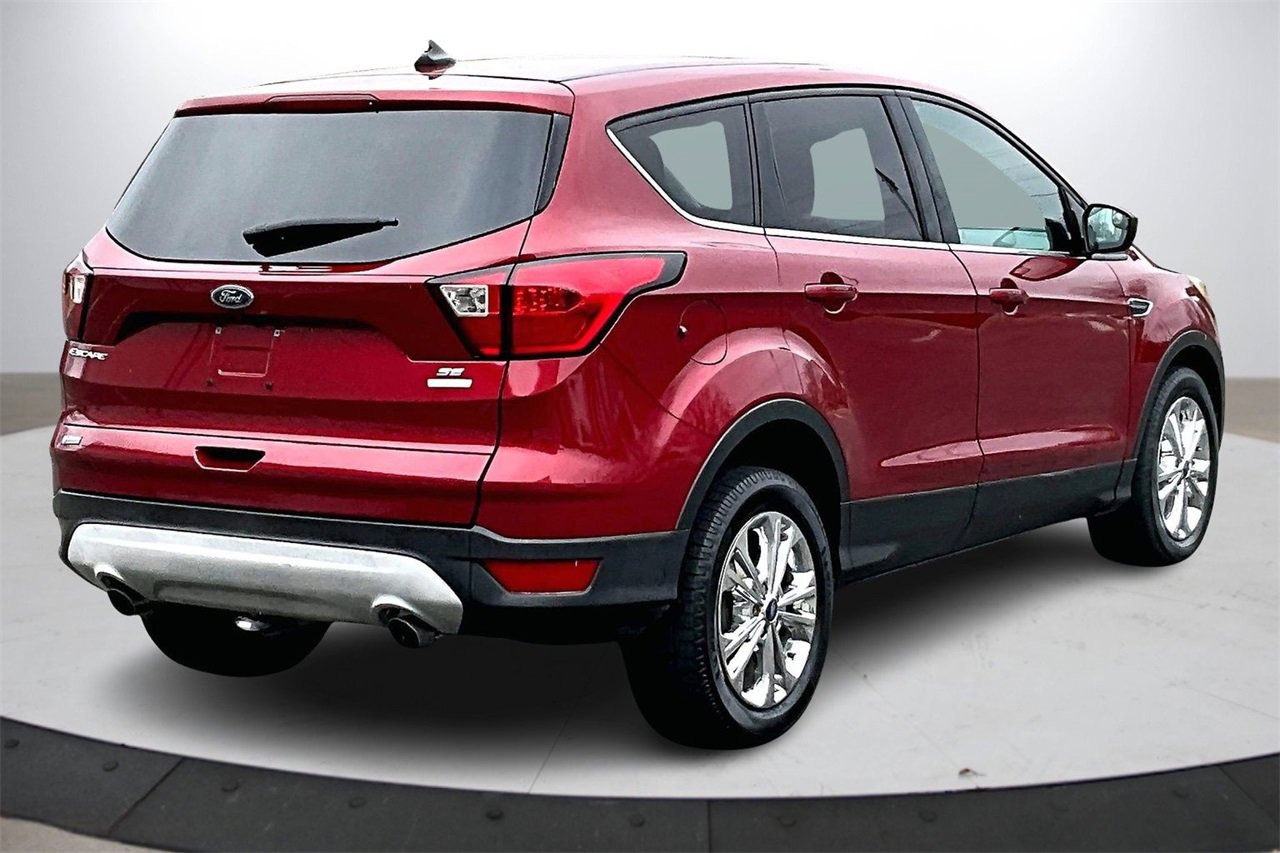 Used 2019 Ford Escape SE image 9