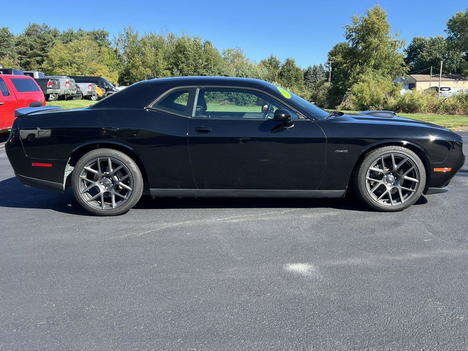 Used 2018 Dodge Challenger R/T Plus RWD image 10