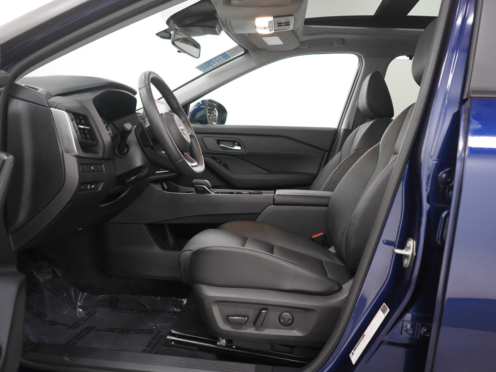 Used 2024 Nissan Rogue SV w/ SV Premium Package image 23