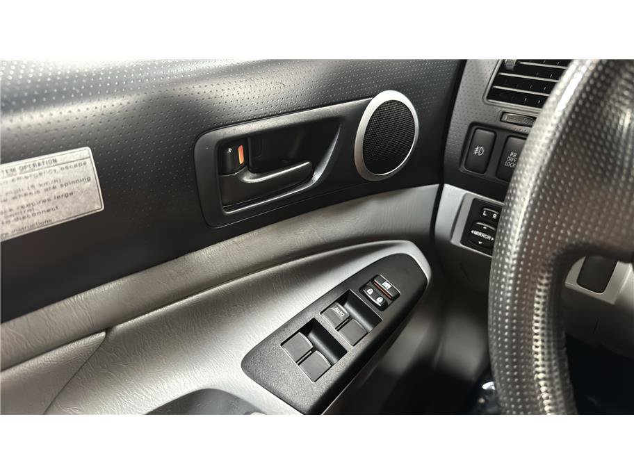 Used 2014 Toyota Tacoma PreRunner w/ TRD Off-Road Package RWD image 37