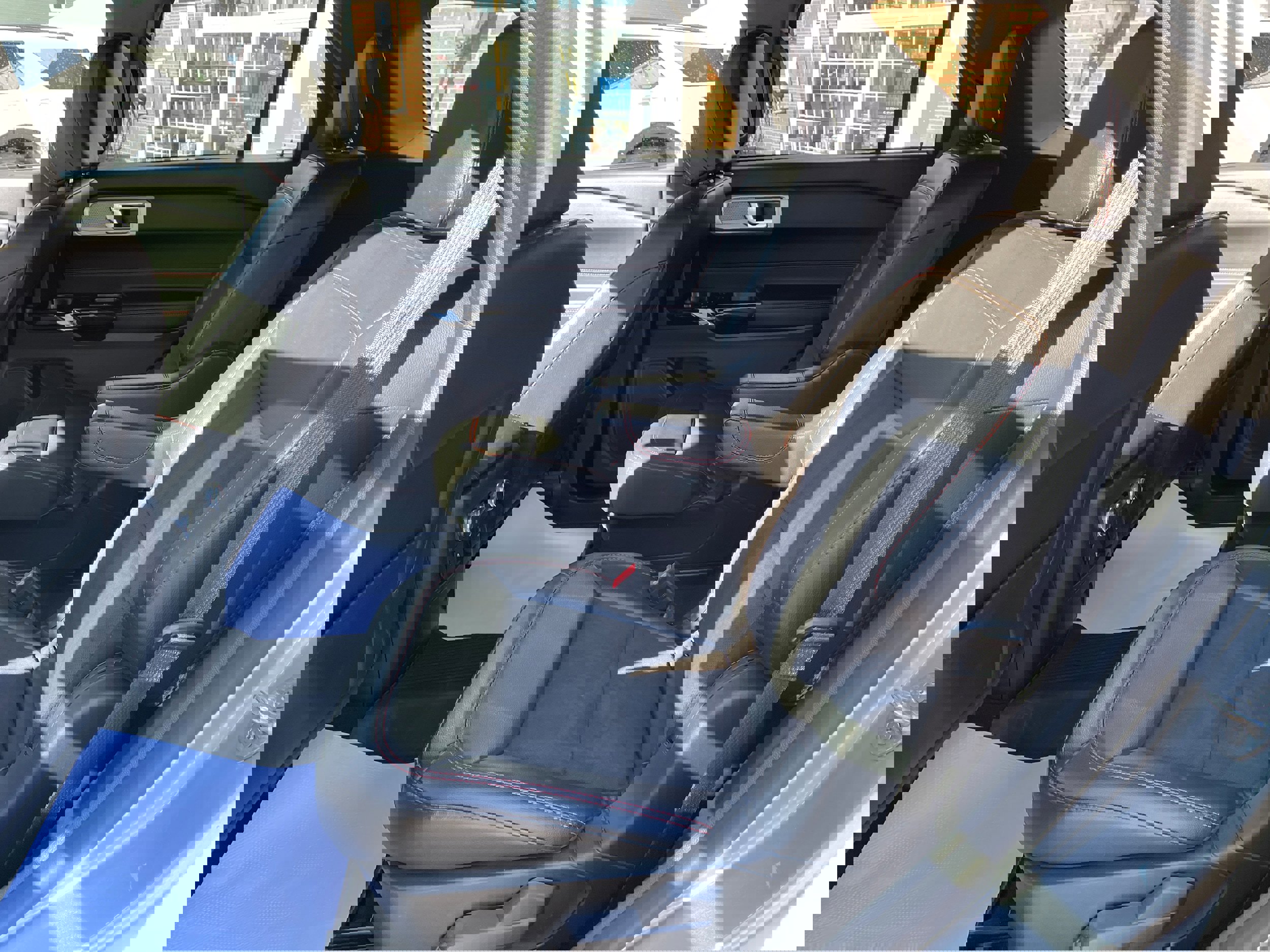 Used 2022 Ford Explorer ST-Line w/ Class IV Trailer Tow Package image 13