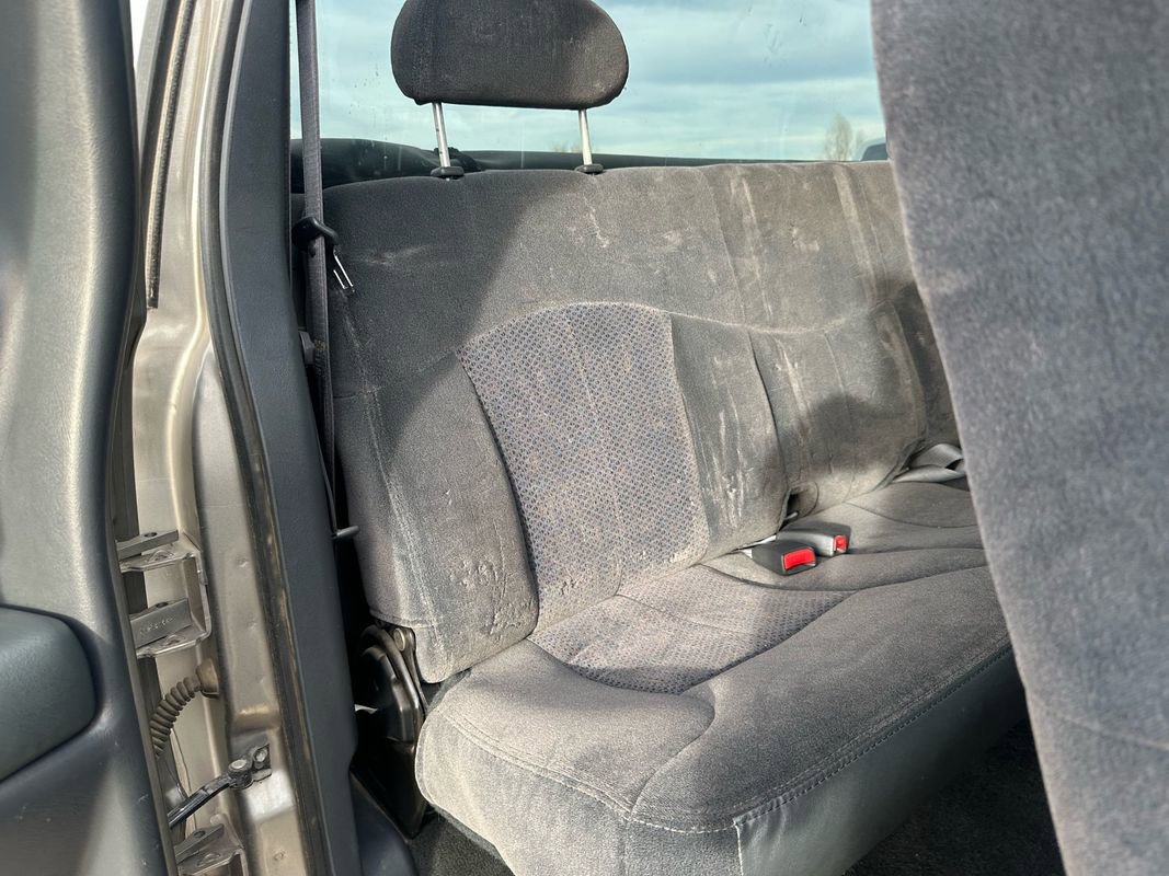 Used 2001 Chevrolet Silverado 2500 LS image 22