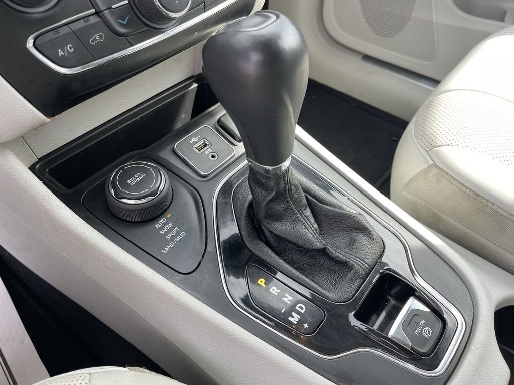 Used 2020 Jeep Cherokee Limited w/ Technology Group AWD/4WD image 20