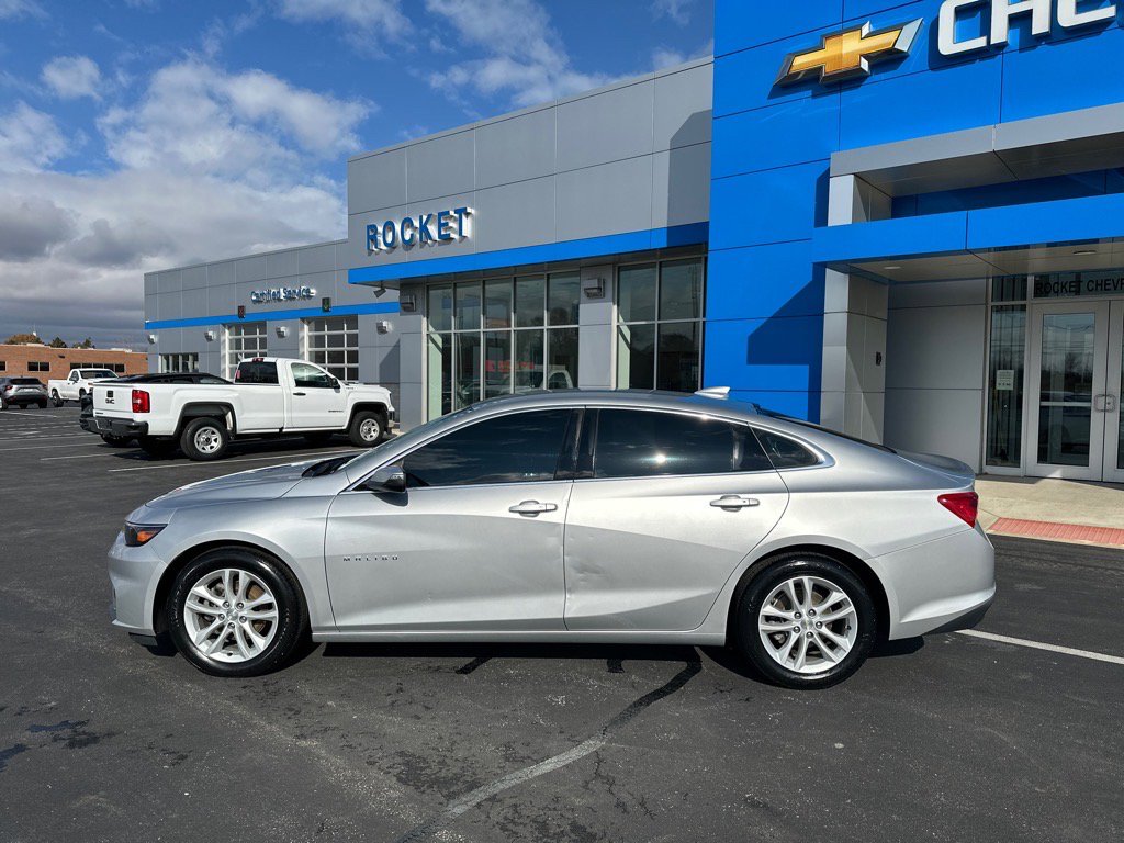 Used 2018 Chevrolet Malibu LT w/ Driver Confidence Package image 8