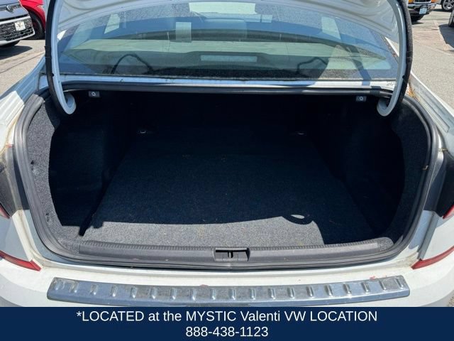 Certified 2022 Volkswagen Passat 2.0T SE FWD image 19