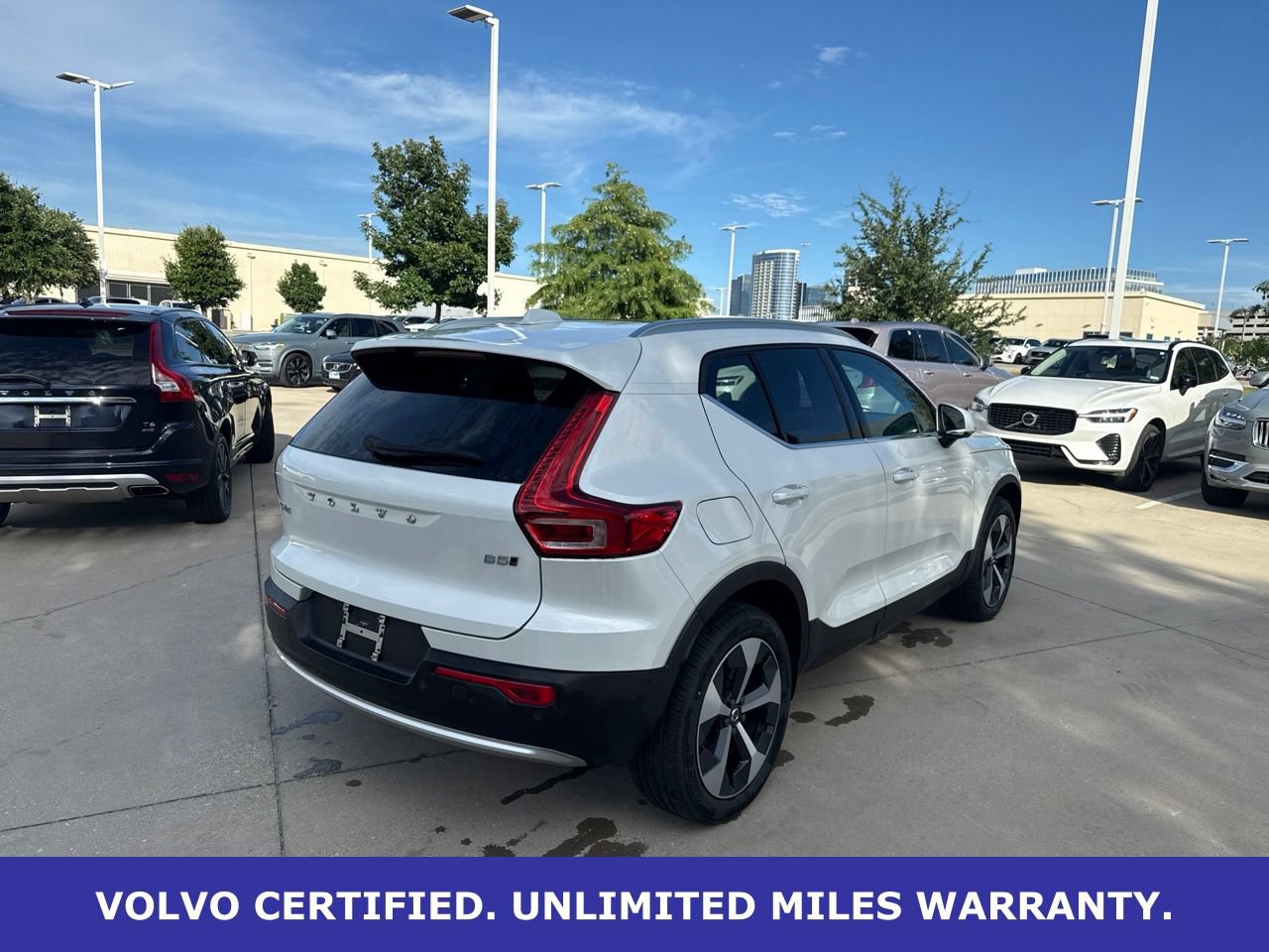 Certified 2025 Volvo XC40 B5 Plus AWD/4WD image 4