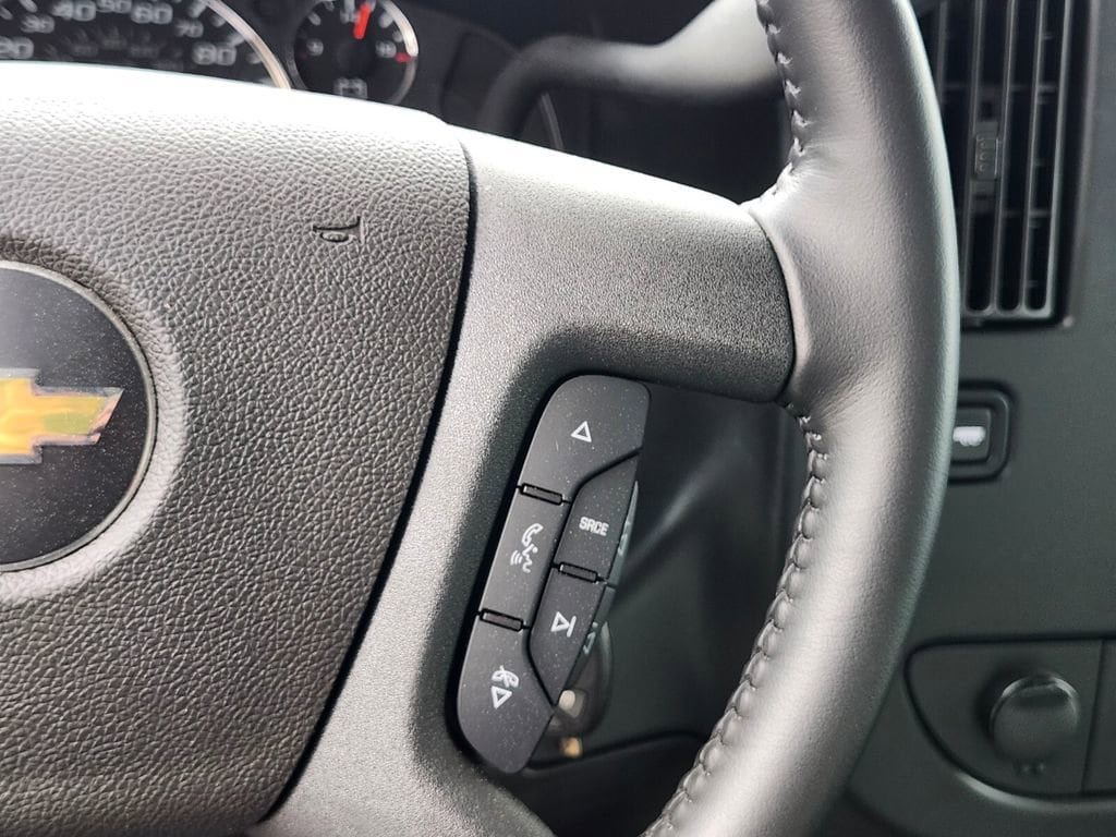 Used 2022 Chevrolet Express 3500 w/ Power Convenience Package RWD image 19