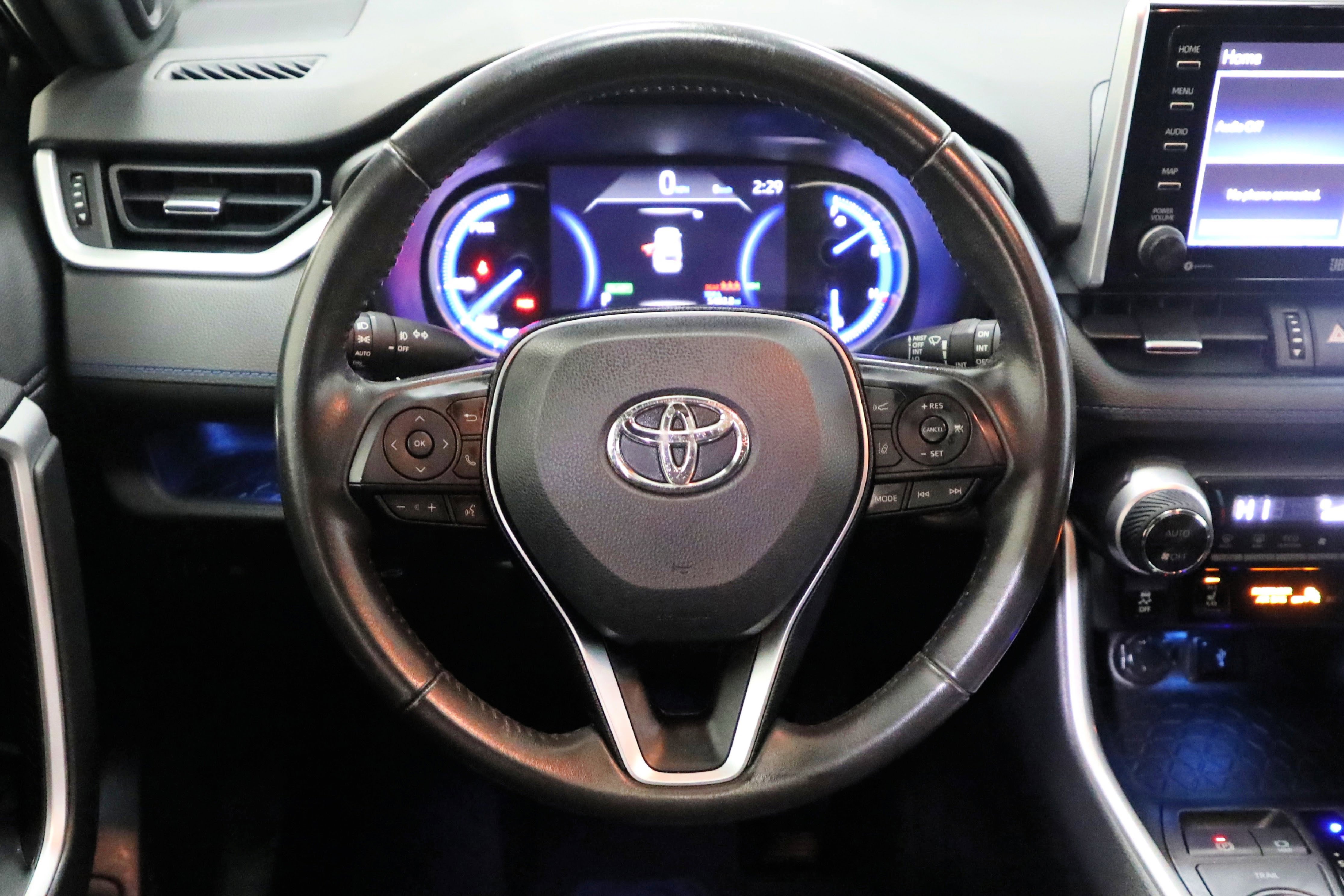 Used 2020 Toyota RAV4 XSE image 3