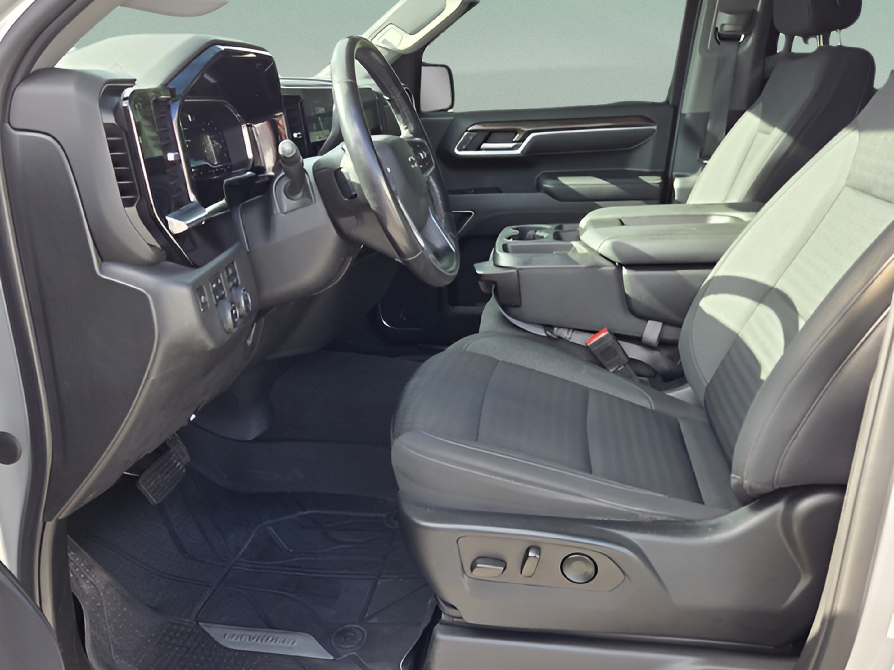 Used 2022 Chevrolet Silverado 1500 RST w/ Z71 Off-Road Package AWD/4WD image 9