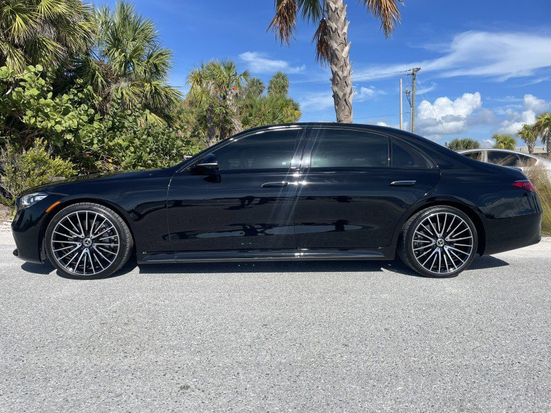 Used 2023 Mercedes-Benz S 580 4MATIC Sedan image 3