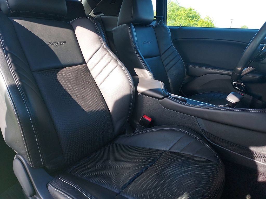 Used 2015 Dodge Challenger SRT Hellcat RWD image 30