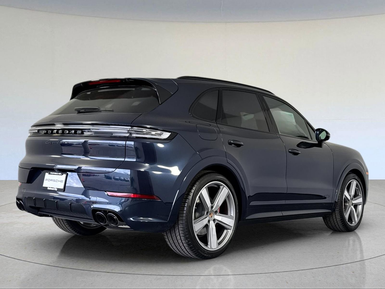 New 2026 Porsche Cayenne GTS image 8