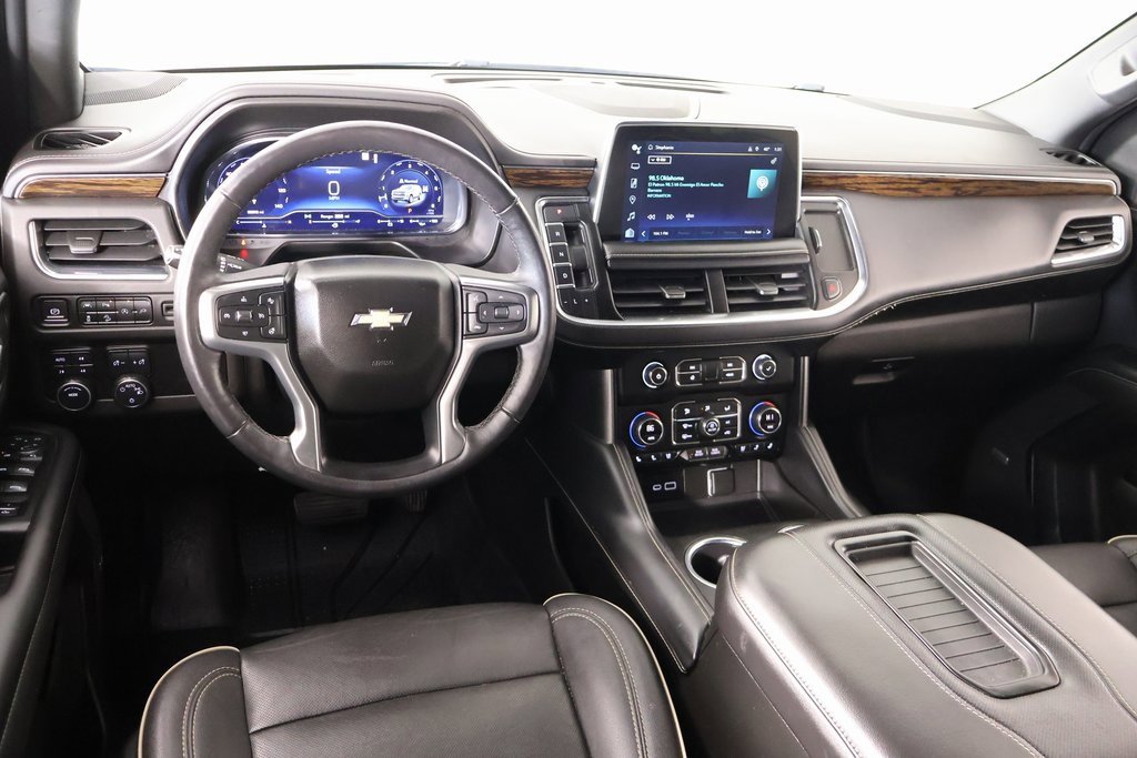 Used 2022 Chevrolet Suburban Premier image 2