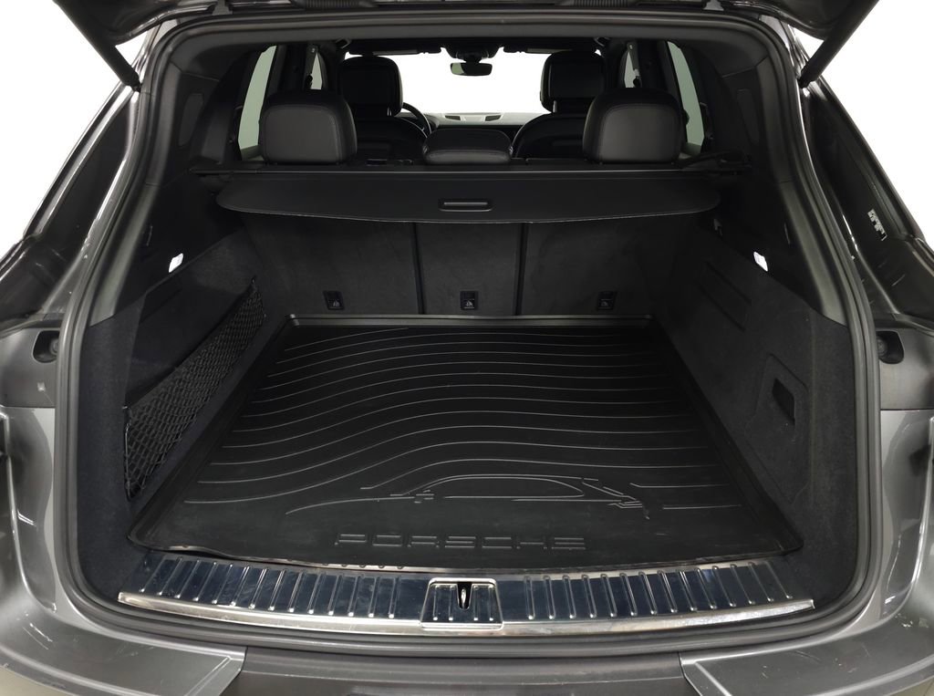 Used 2024 Porsche Cayenne AWD/4WD image 9