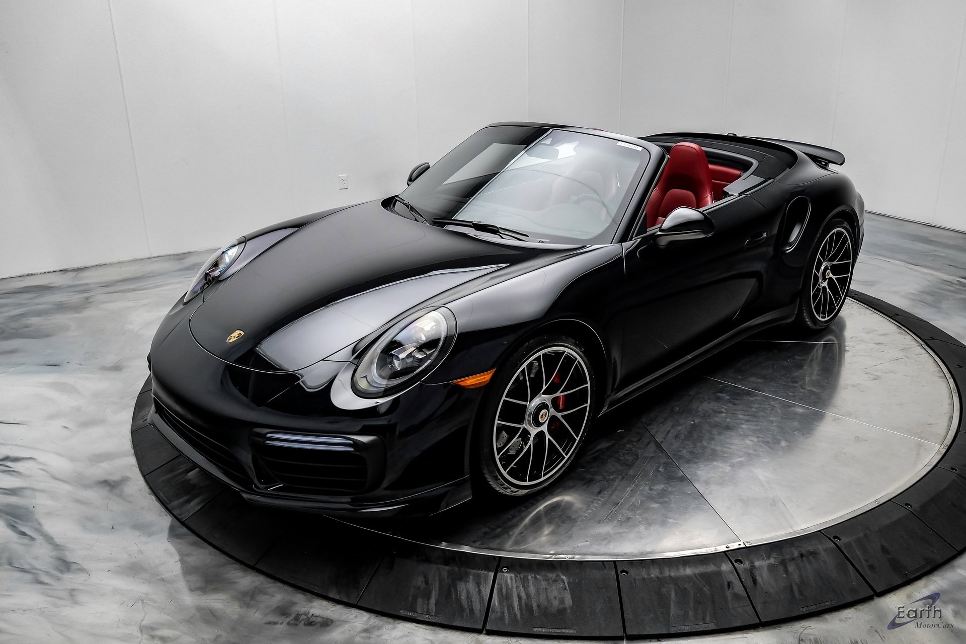 Used 2019 Porsche 911 Turbo image 5
