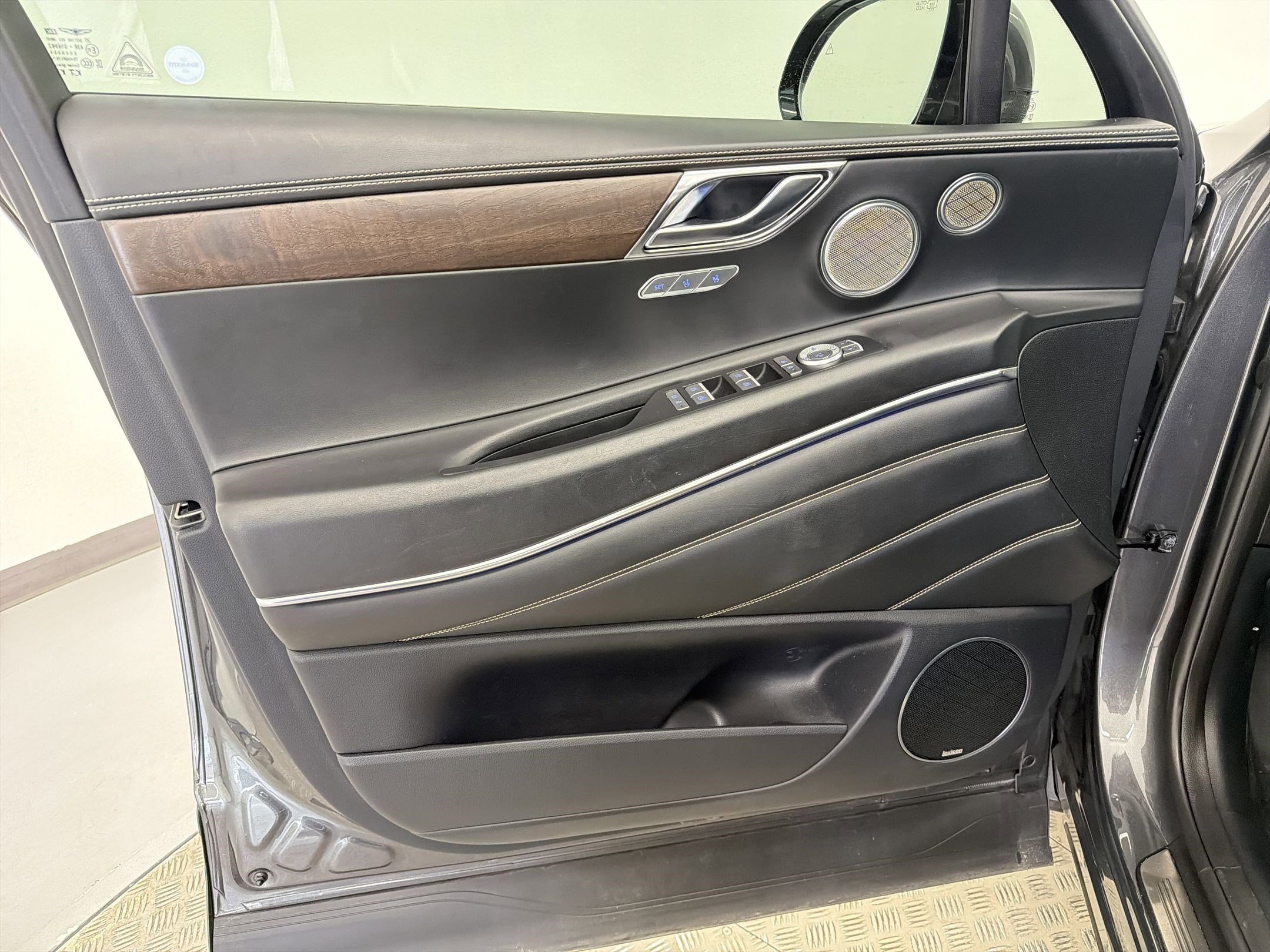 Used 2023 Genesis GV80 3.5T w/ Prestige Package image 19