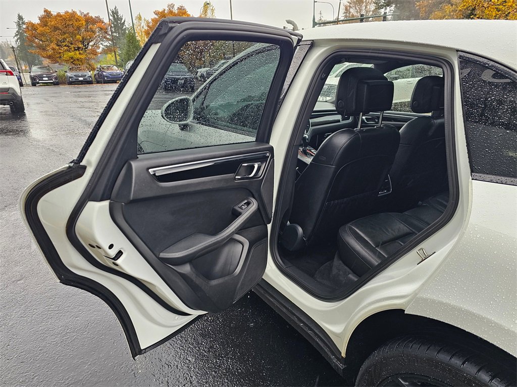 Used 2016 Porsche Macan S image 16