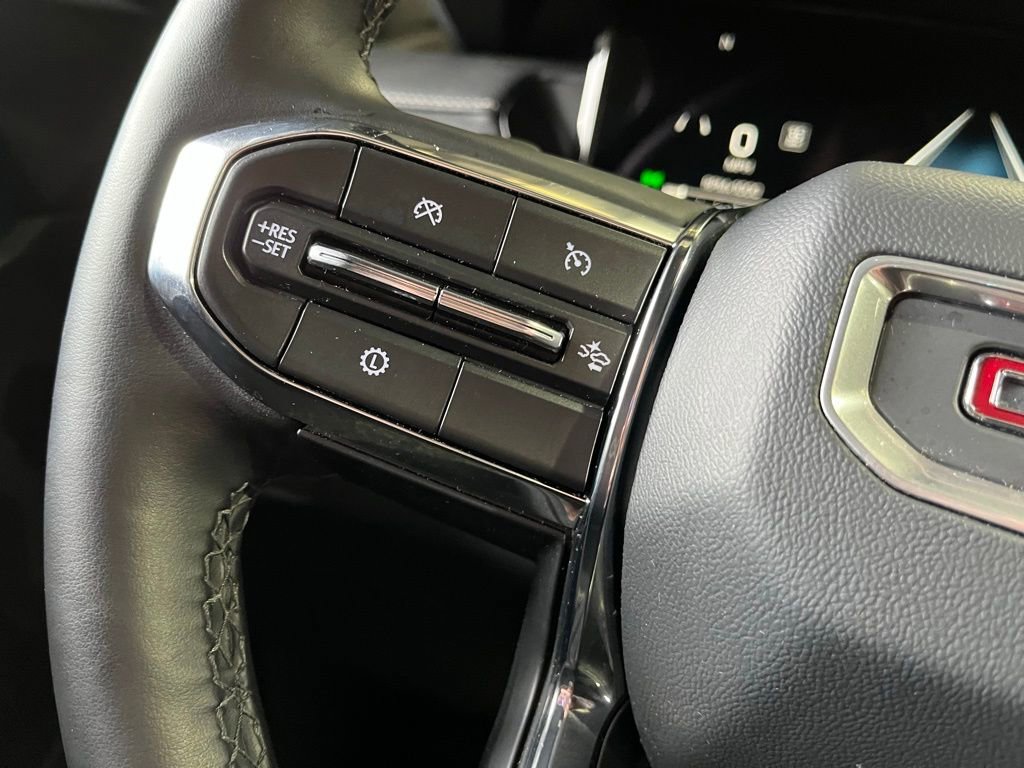 Used 2025 GMC Acadia Elevation image 30