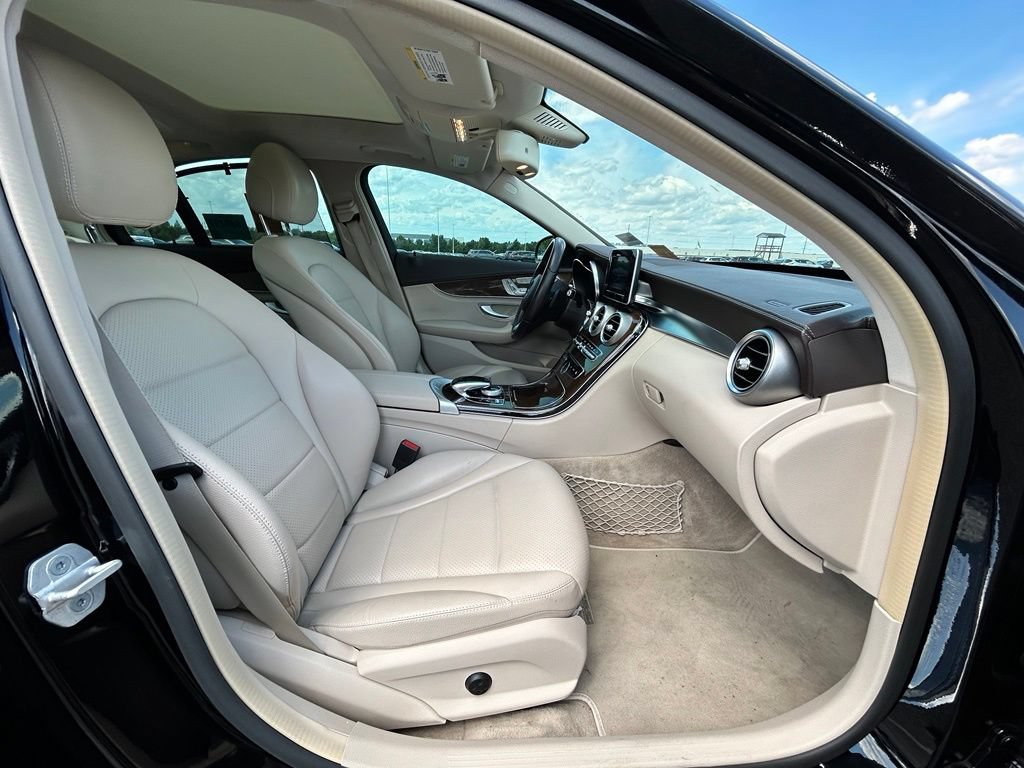 Used 2015 Mercedes-Benz C 300 4MATIC Sedan image 13