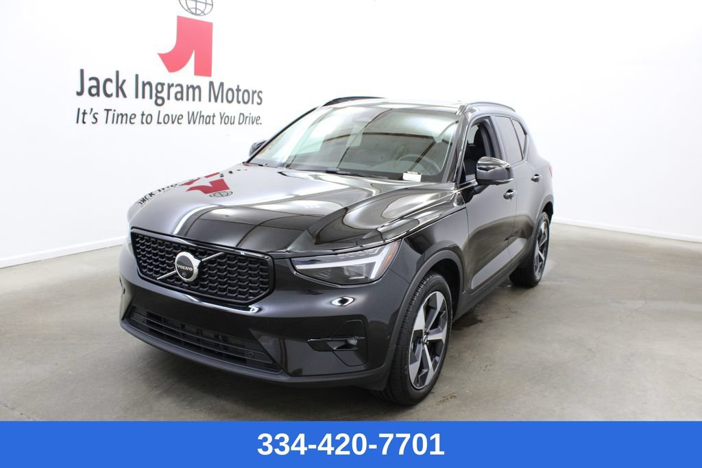 Used 2026 Volvo XC40 B5 Plus
