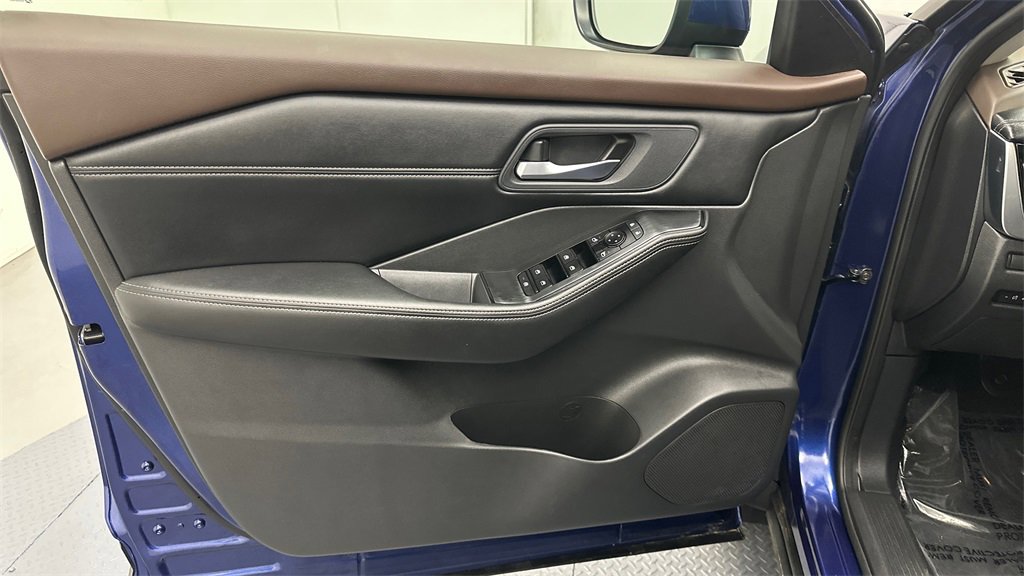 Certified 2023 Nissan Rogue SV w/ SV Premium Package image 15