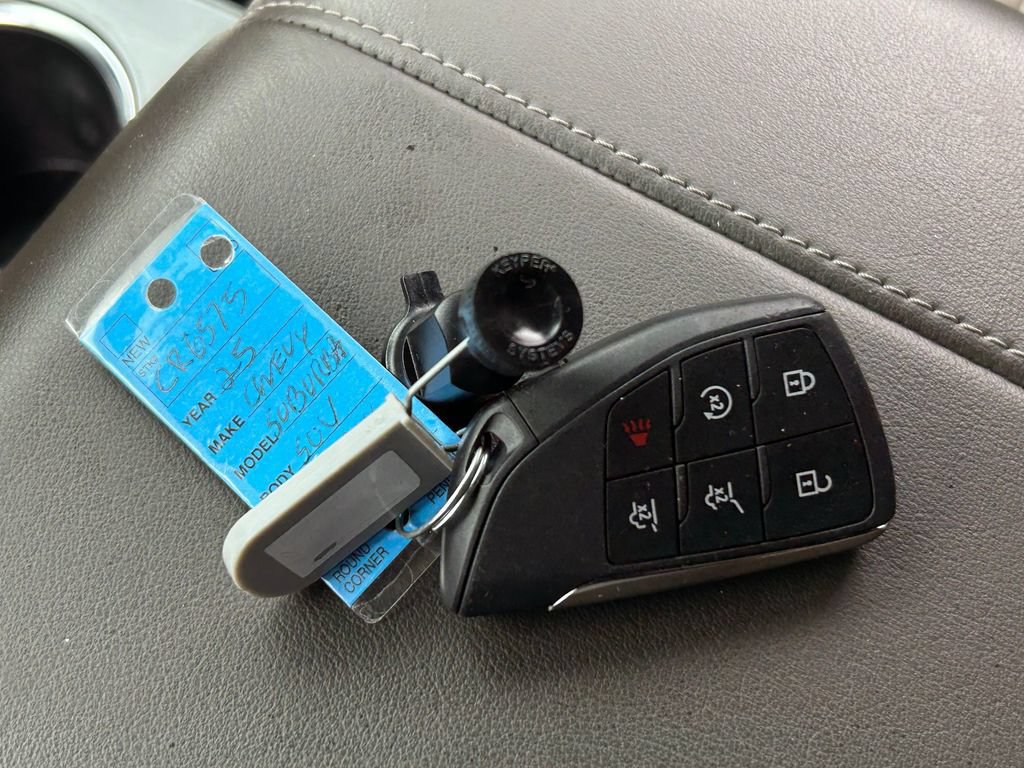 Used 2025 Chevrolet Suburban LT RWD image 48