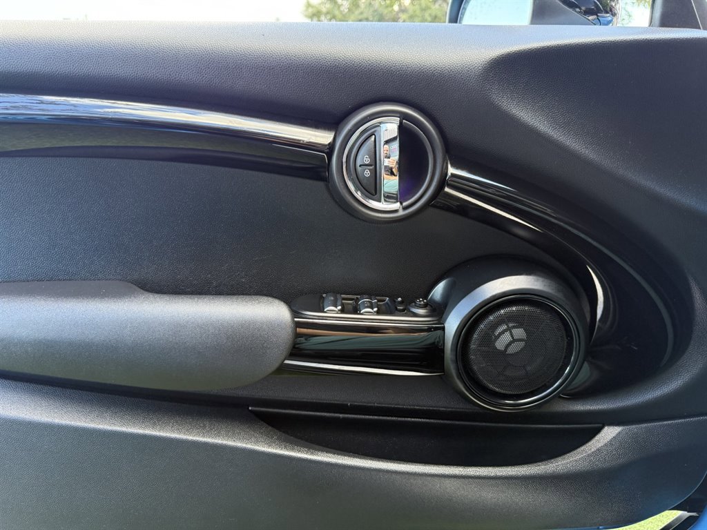 Used 2016 MINI Cooper S image 28