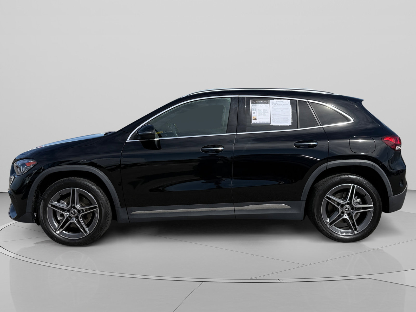 Used 2023 Mercedes-Benz GLA 250 4MATIC image 2