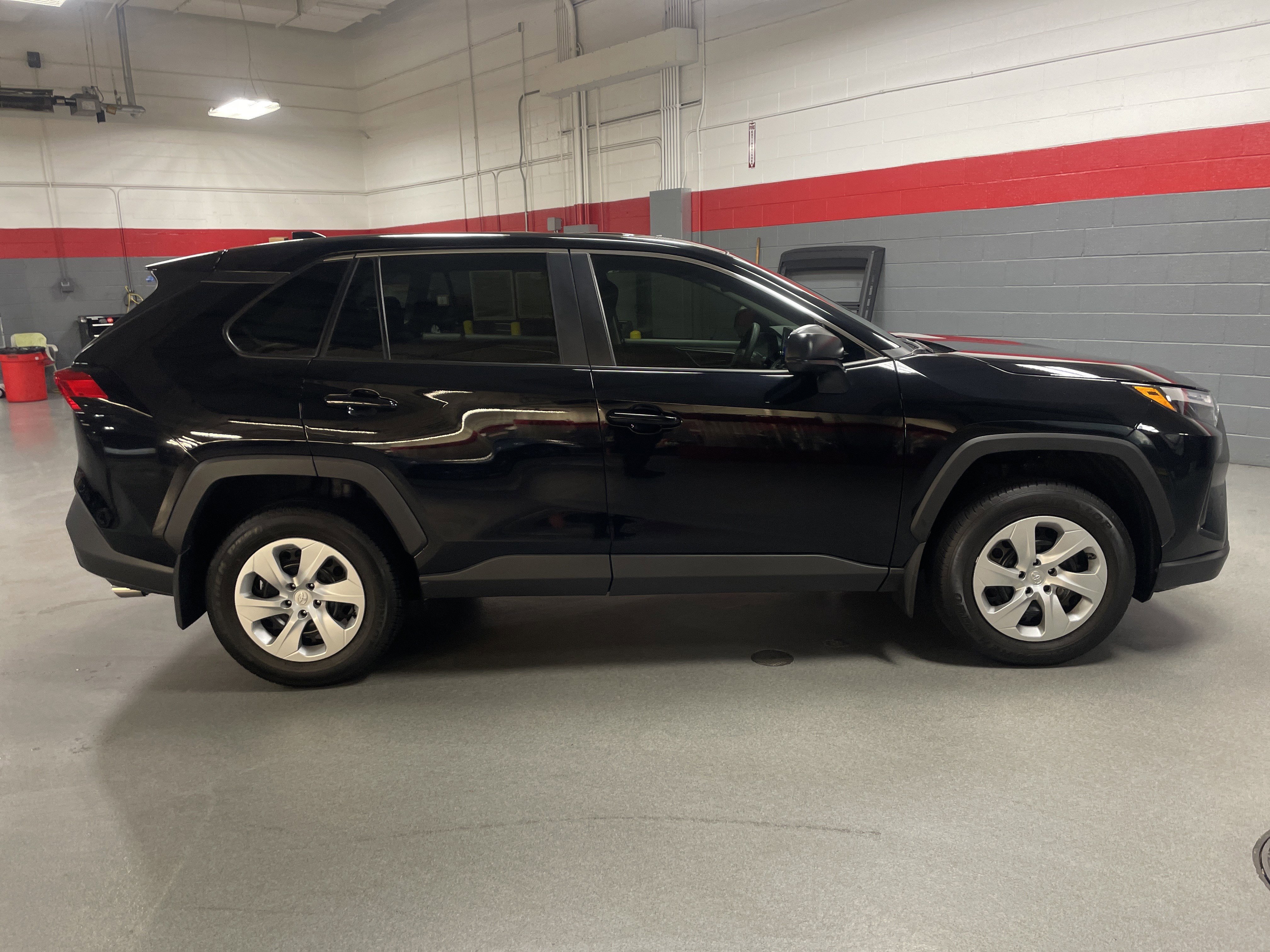 Used 2025 Toyota RAV4 XLE image 11