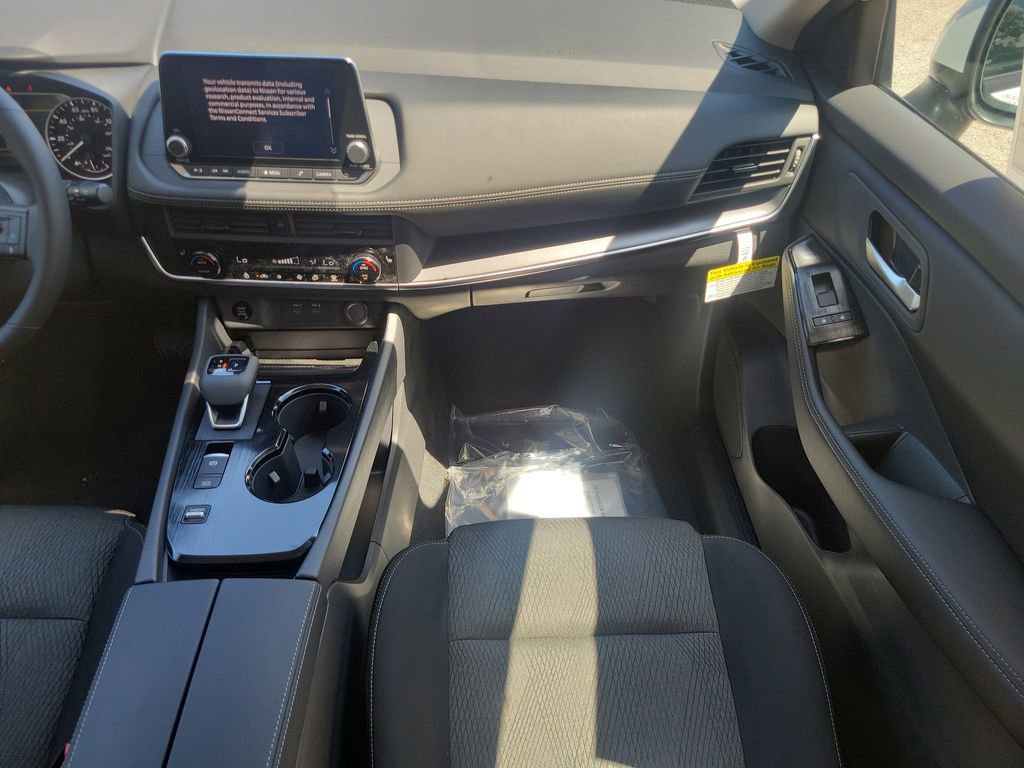 New 2026 Nissan Rogue SV FWD image 17