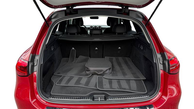 Used 2025 Mercedes-Benz GLC 350e 4MATIC image 19