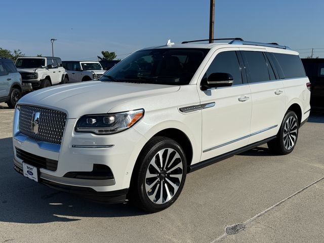 Used 2023 Lincoln Navigator L Reserve AWD/4WD image 9